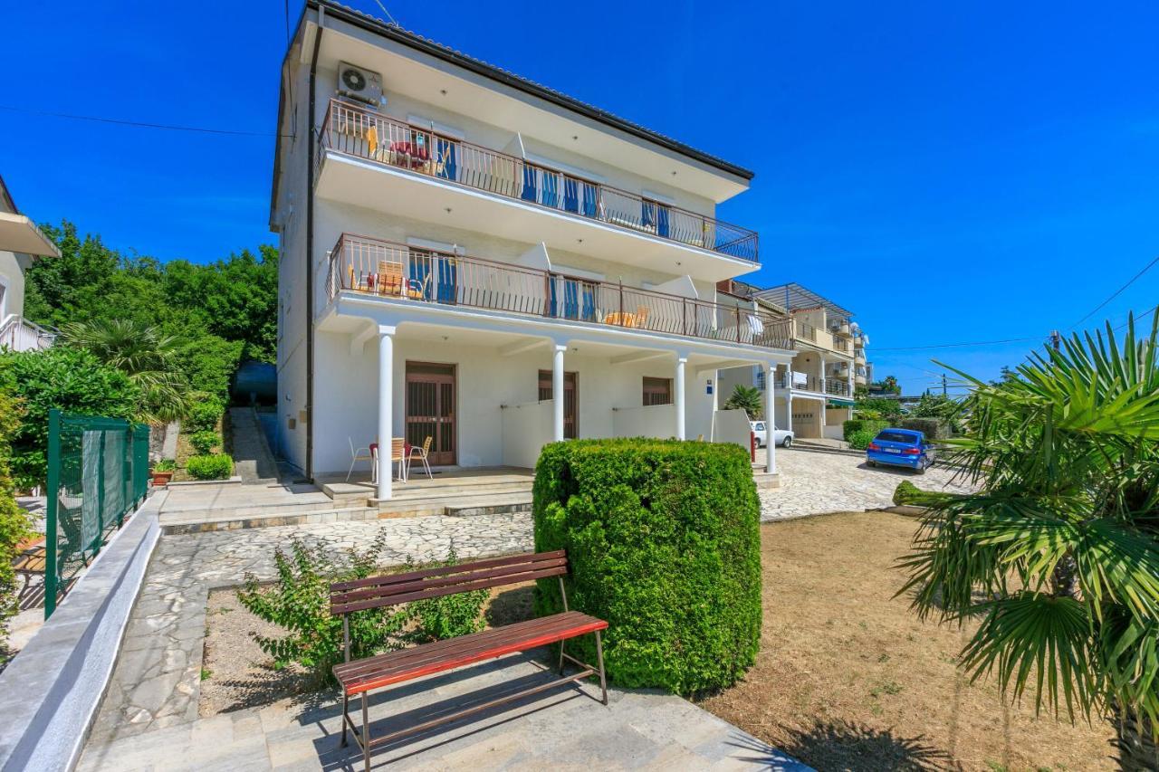Apartments Laura Dramalj Zewnętrze zdjęcie