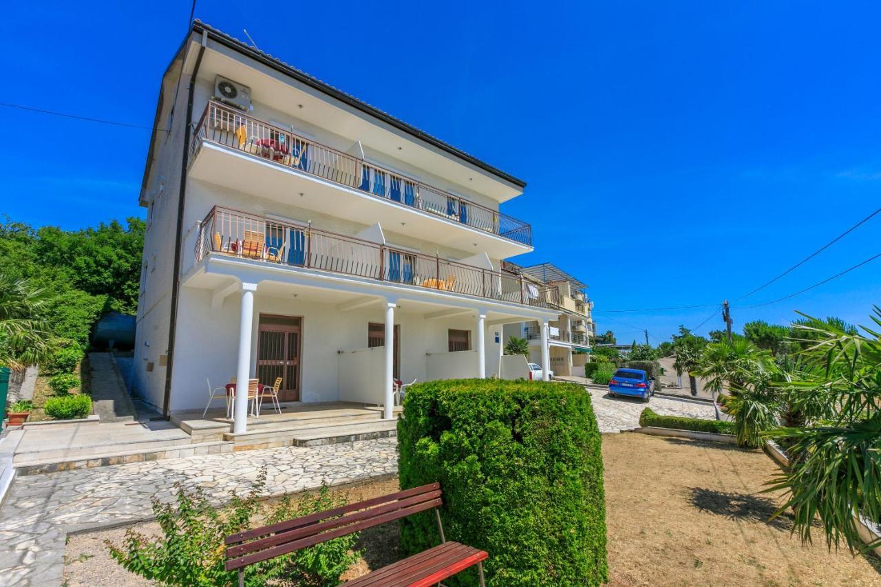 Apartments Laura Dramalj Zewnętrze zdjęcie